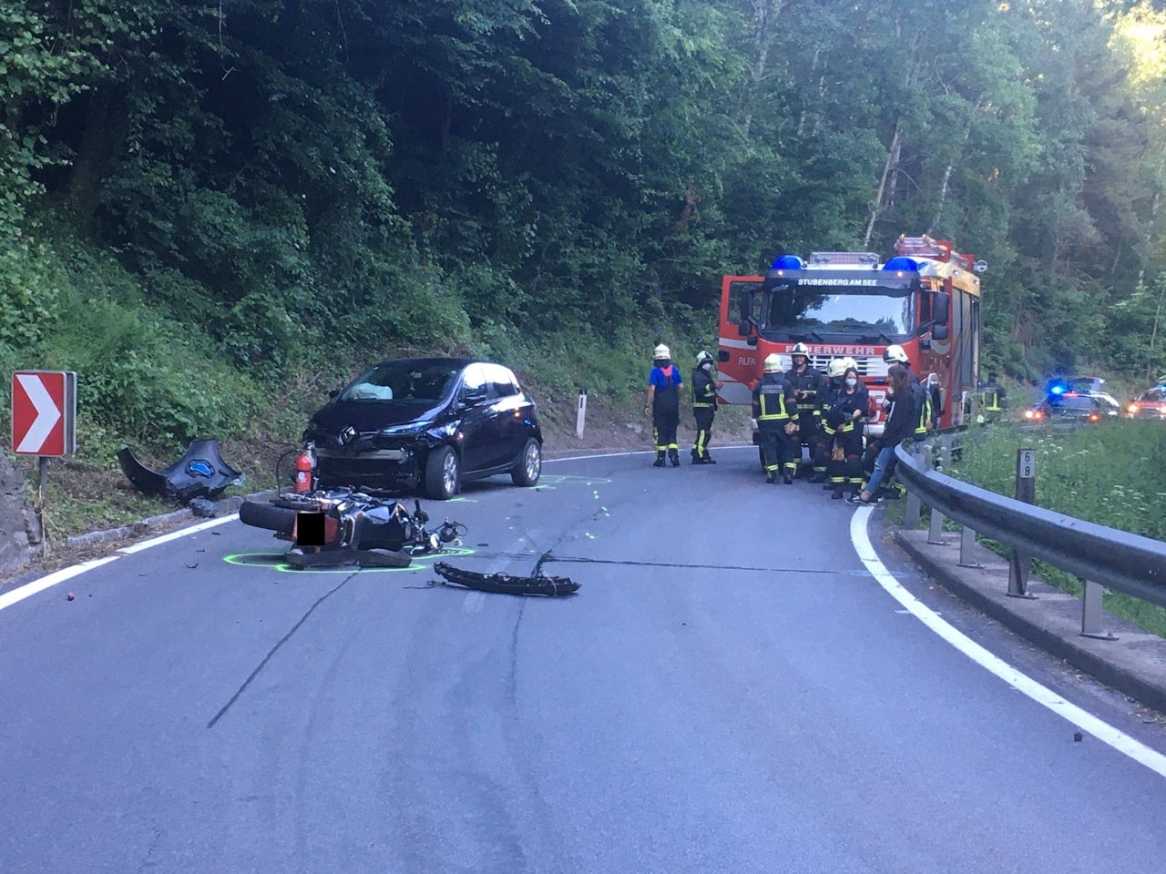 Heute.at - Biker bei Sturz gegen Auto schwer verletzt