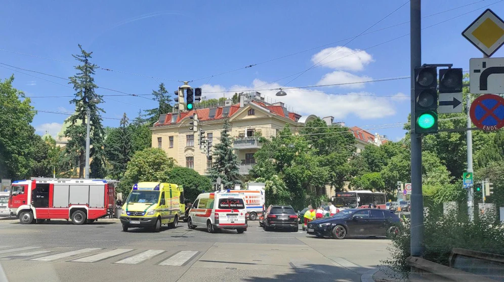 Die Rettung, das Rote Kreuz und das Grüne Kreuz waren vor Ort.