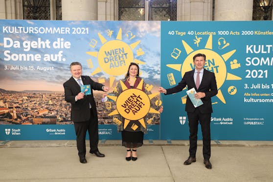 Das Programm für den diesjährigen Wiener Kultursommer präsentierte die Stadt gemeinsam. Von links nach rechts: Bürgermeister Michael Ludwig (SPÖ), Kulturstadträtin Veronica Kaup-Hasler (SPÖ) und Robert Zadrazil von der UniCredit Bank Austria.