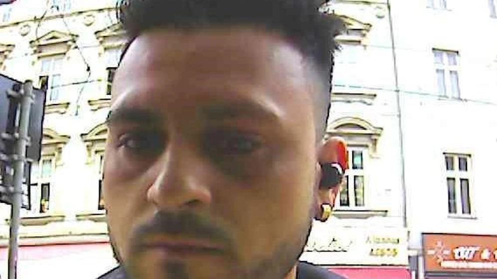 Dieser Mann wird gesucht.