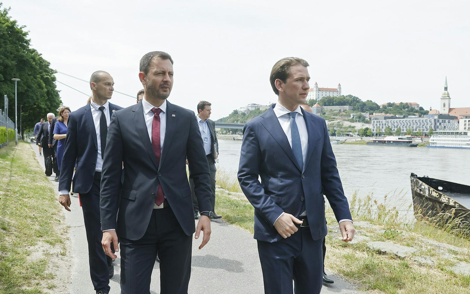 Kanzler Sebastian Kurz (ÖVP) traf am 15. Juni 2021 den slowakischen Regierungschef Eduard Heger zu einem Arbeitsgespräch in Bratislava.
