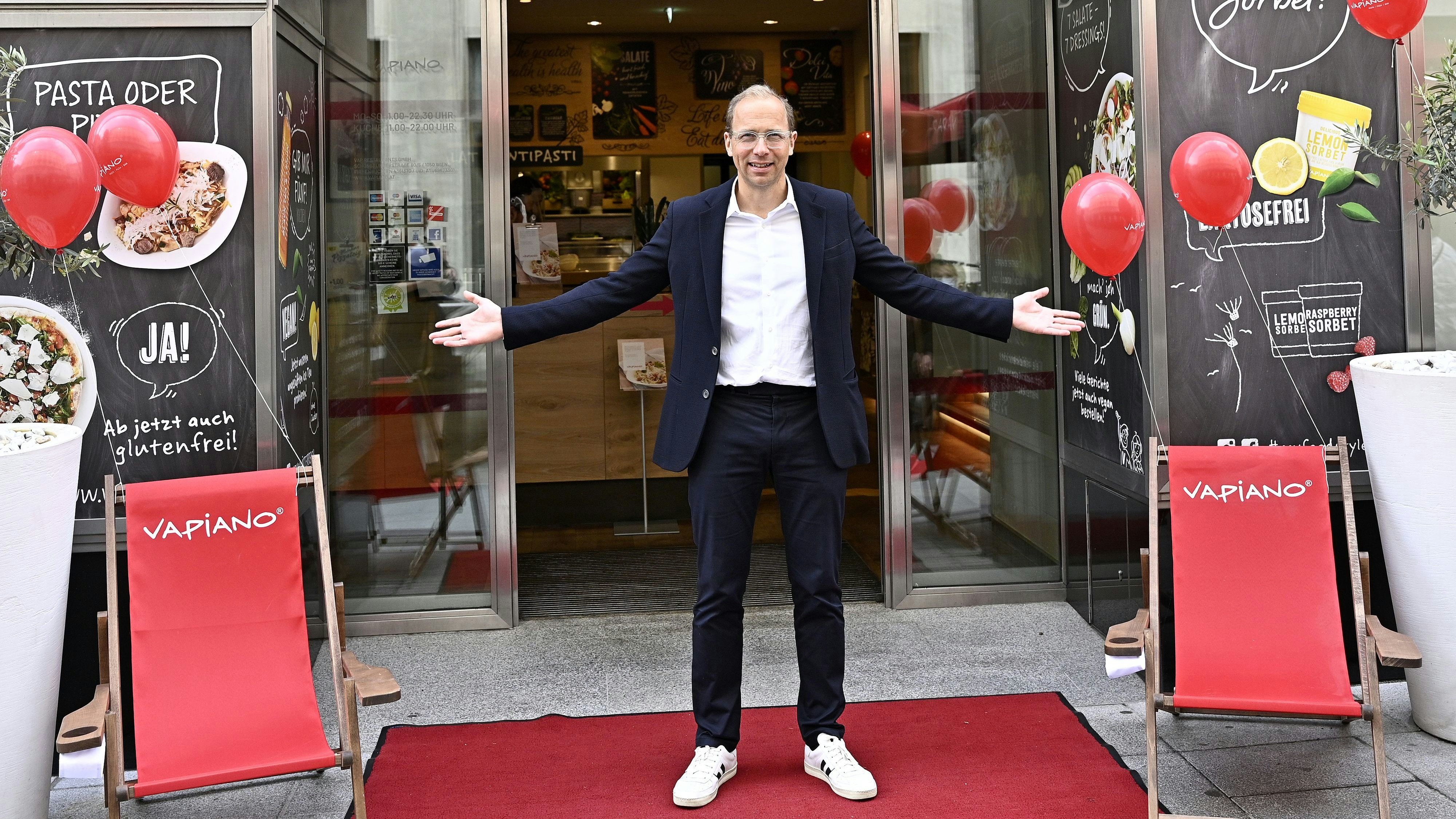 Vapiano Eigentümer Josef Donhauser anl. der Wiedereröffnung der österreichischen Vapiano Restaurants am Donnerstag