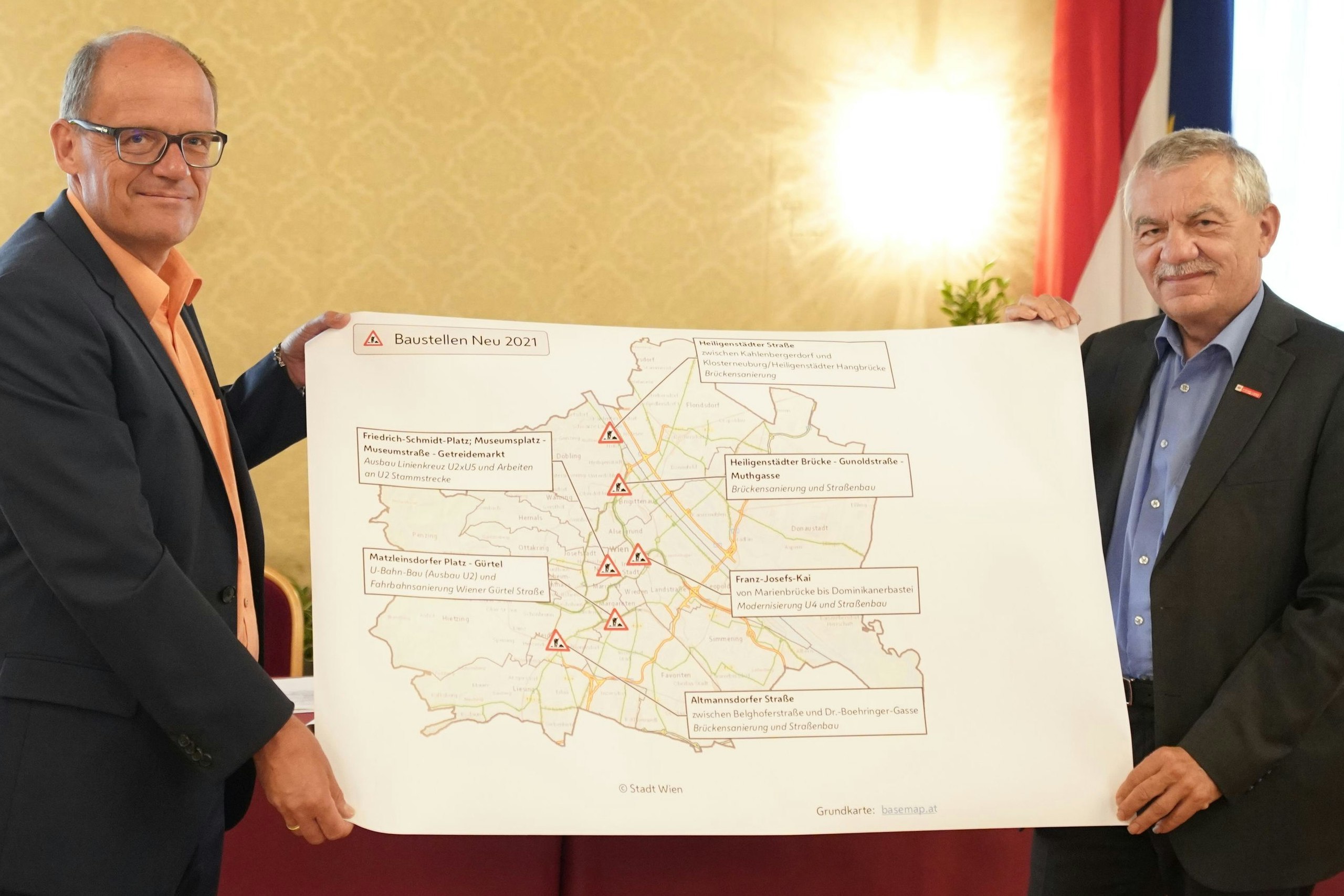 Wiens Baustellen-Koordinator Peter Lenz (li.) und Wiener-Linien-Chef Günter Steinbauer präsentierten die Baustellen des Sommers 2021.