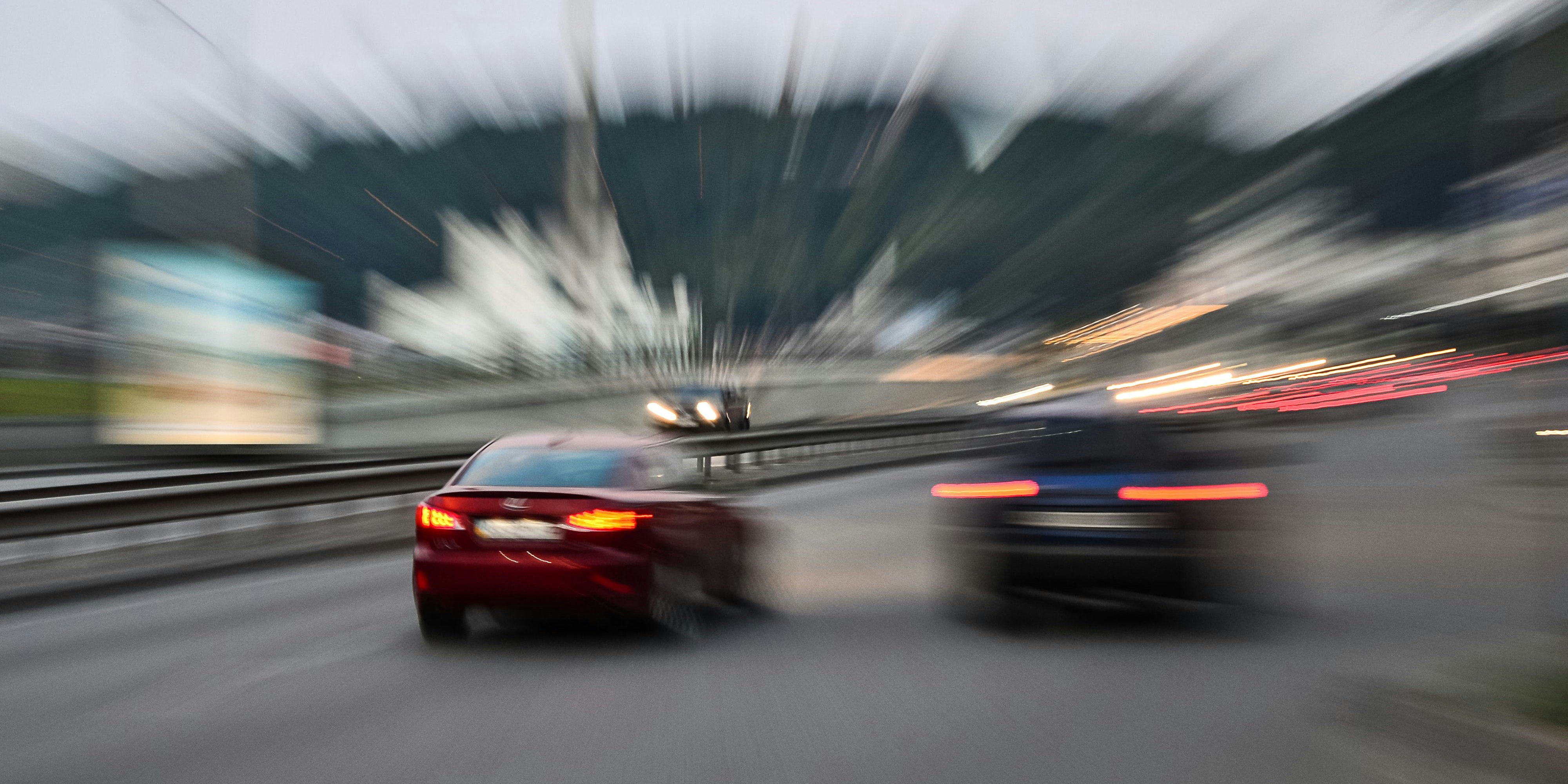 Teilnehmern von illegalen Straßenrennen wird nun der Kampf angesagt. Symbolbild. 