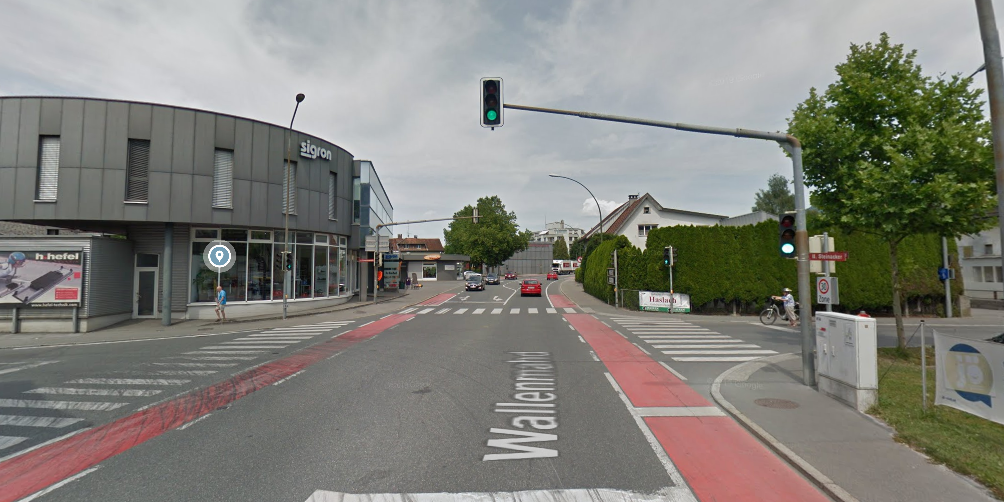 Im Bereich dieser Kreuzung verunfallte der Lenker