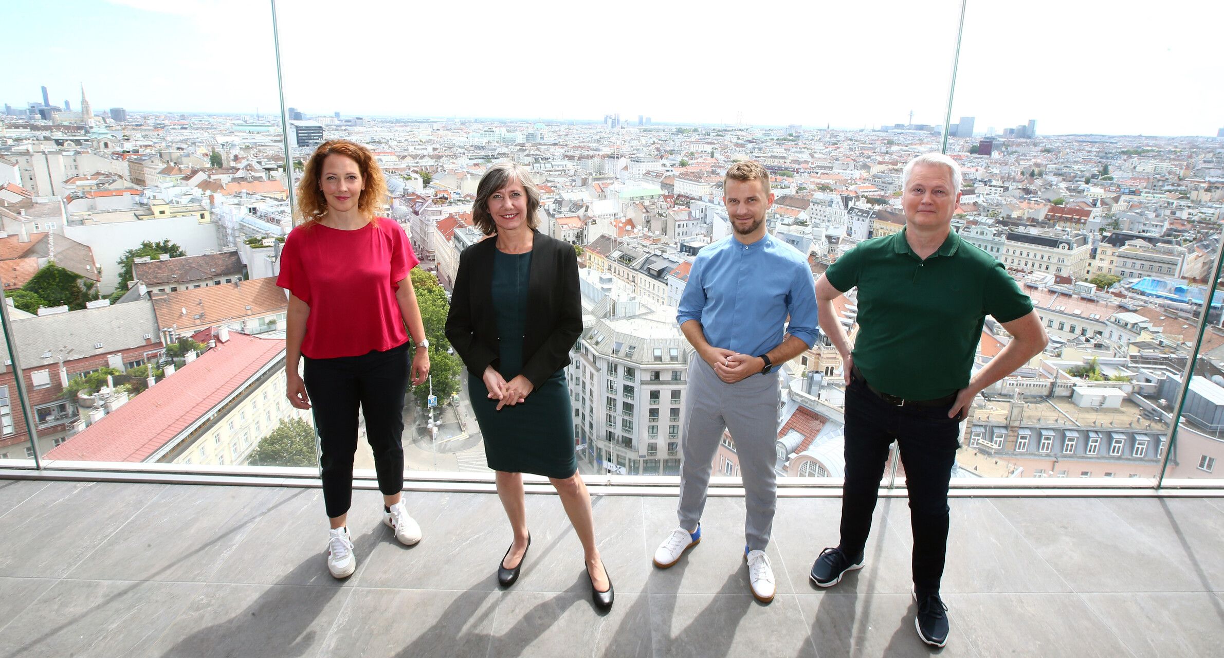 Vor der Wahl gaben die Wiener Grünen ein geeintes Führungs-Quartett. Dann kam der interne Zwist, das Übergehen der damaligen Chefin Birgit Hebein (2.v.l.) und deren Abgabe des Parteivorsitzes im heurigen Jänner. 