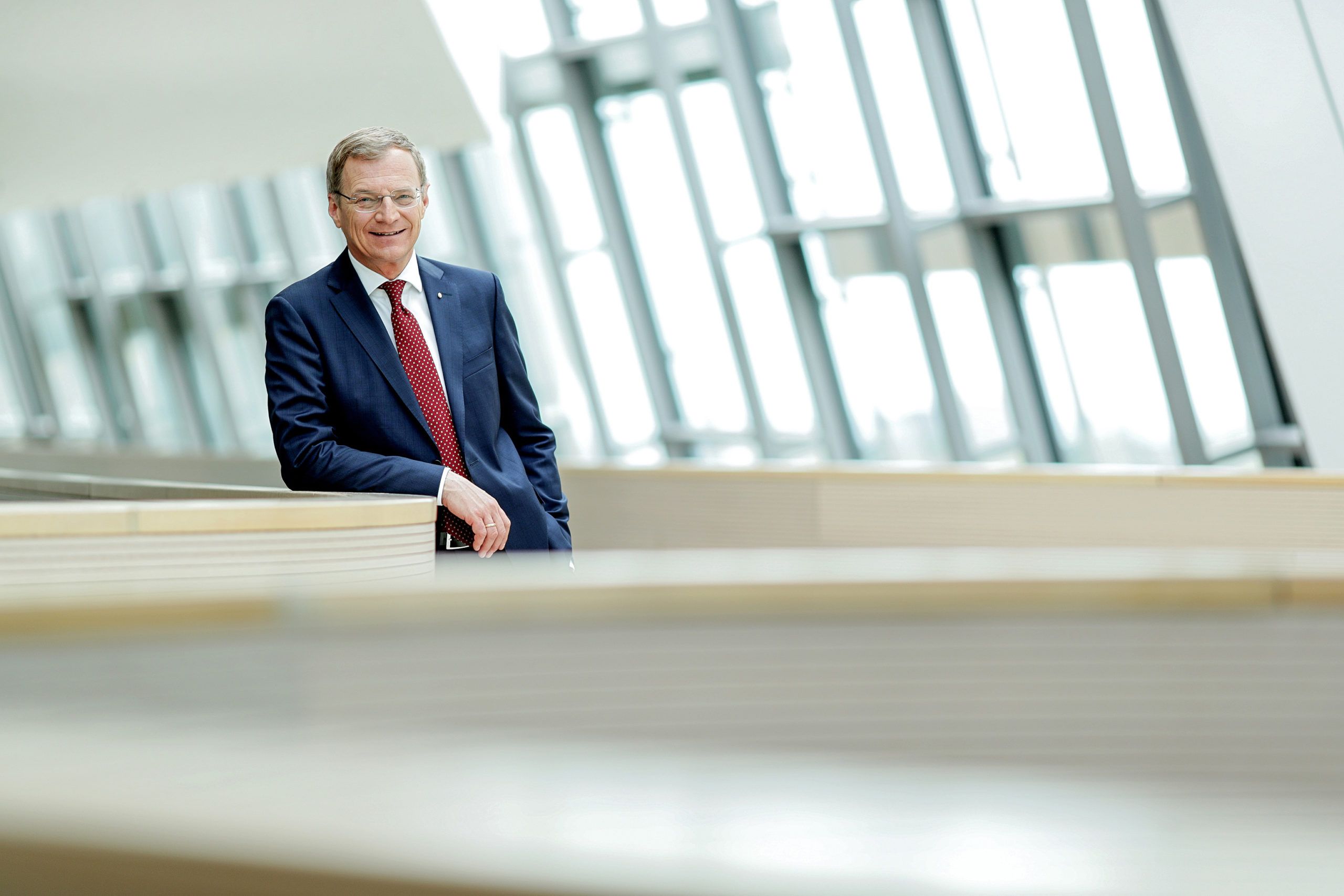 Thomas Stelzer betont die Erfolge von OÖ im Klimaschutz. Das habe aber auch Grenzen. Eine Spritpreiserhöhung komme nicht in Frage.