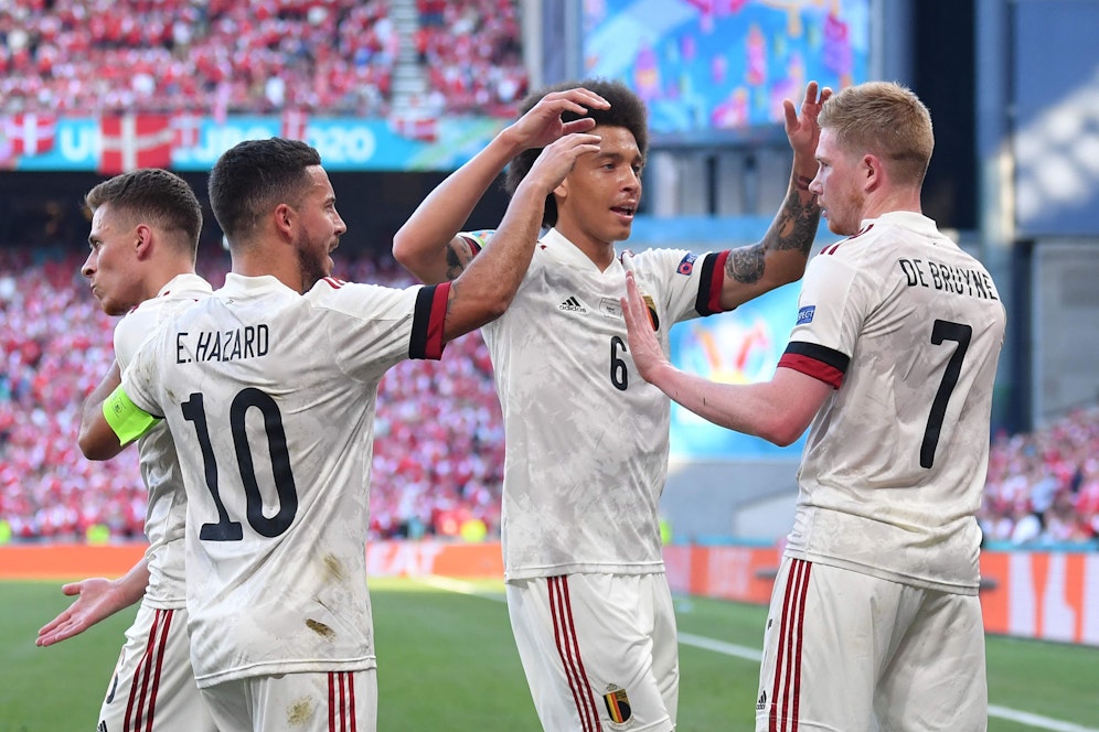 Die Belgier schlagen Dänemark. 