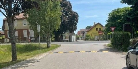 Eine der neun Bodenschwellen