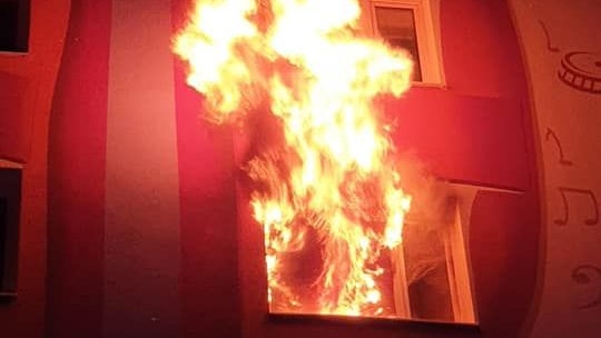 In Kapfenberg mussten in der Nacht auf Donnerstag rund 70 Personen aus einem Hochhaus evakuiert werden.