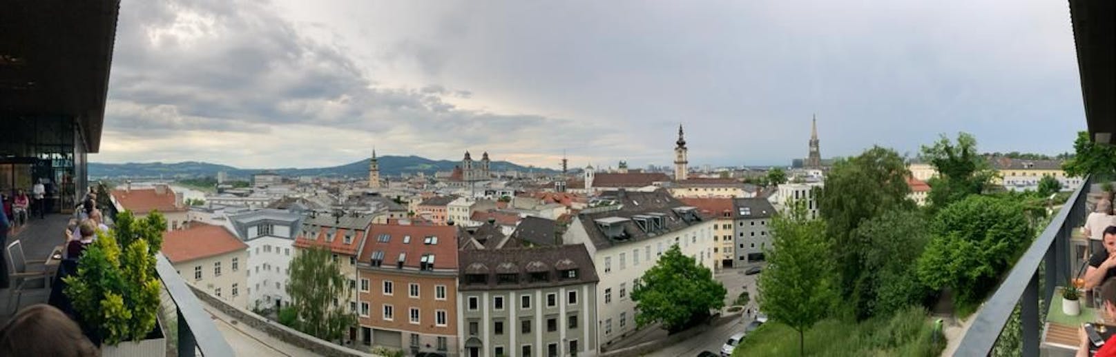 Eine unverwechselbare Aussicht auf die oberösterreichische Hauptstadt Linz.