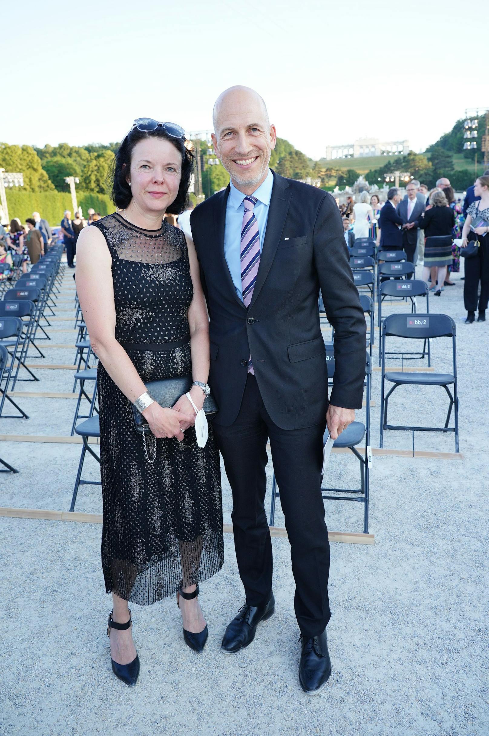 Arbeitsminister Martin Kocher mit Ehefrau und MAN-Vizepräsidentin Natalie