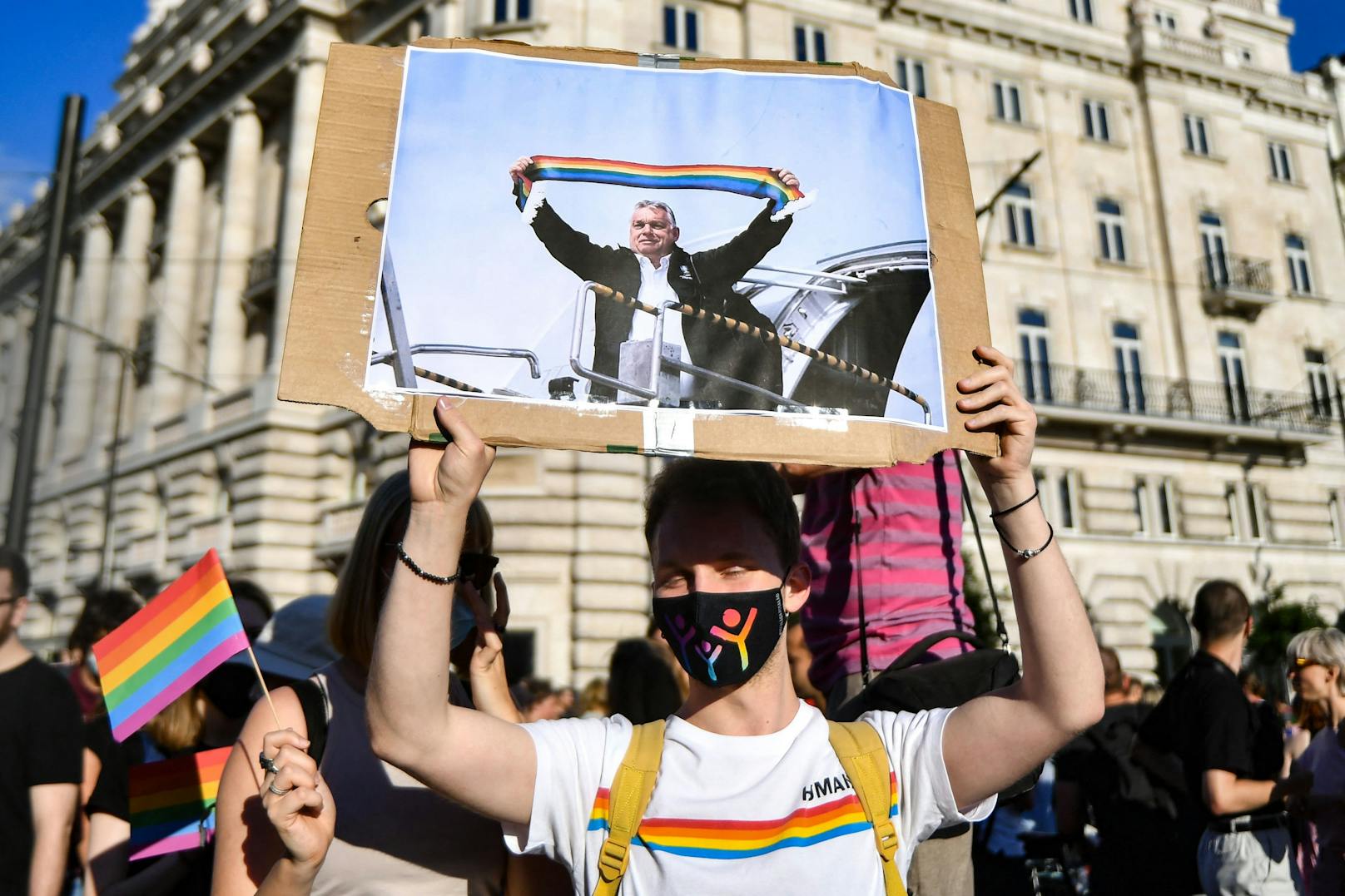 Nicht nur in Ungarn wird das neue Gesetz, das sich gegen Homosexualität richtet, kritisiert. 