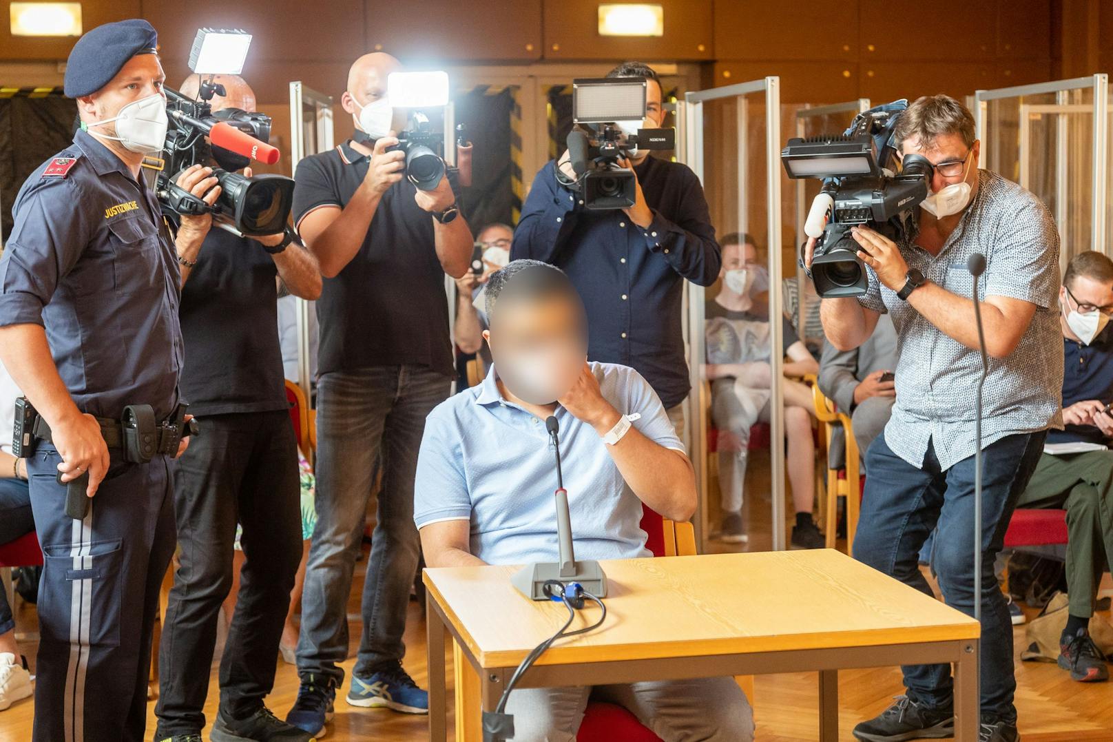 In Linz startete der Prozess um den brutalen Mord an einer Studentin (25)