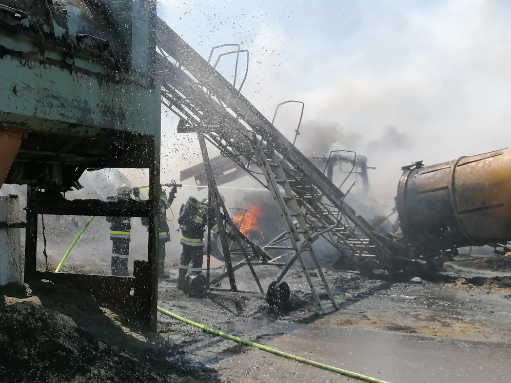 Ein landwirtschaftliches Gerät stand in Flammen.