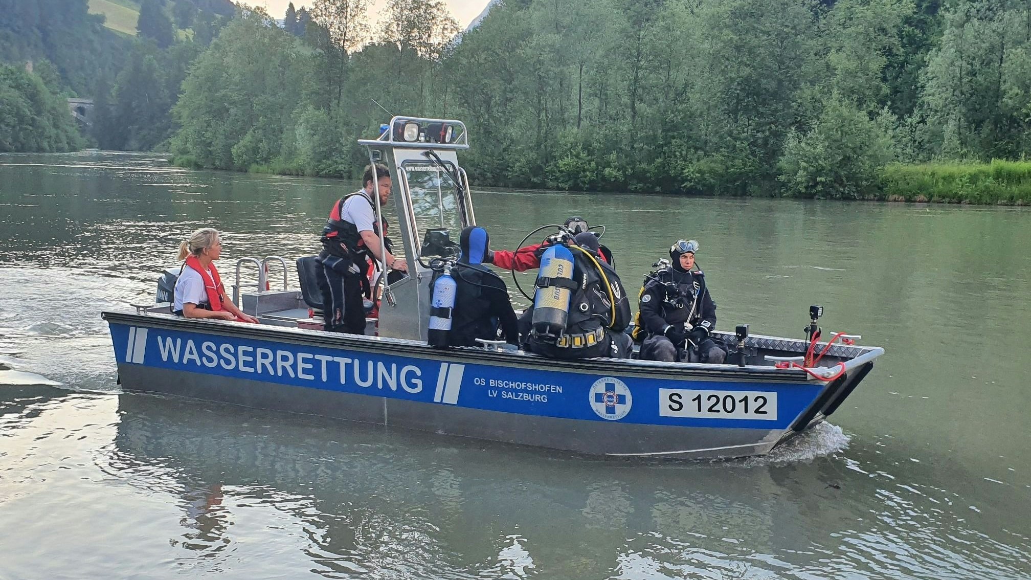 Die Wasserrettung konnte nur noch den Leichnam des Mannes bergen.