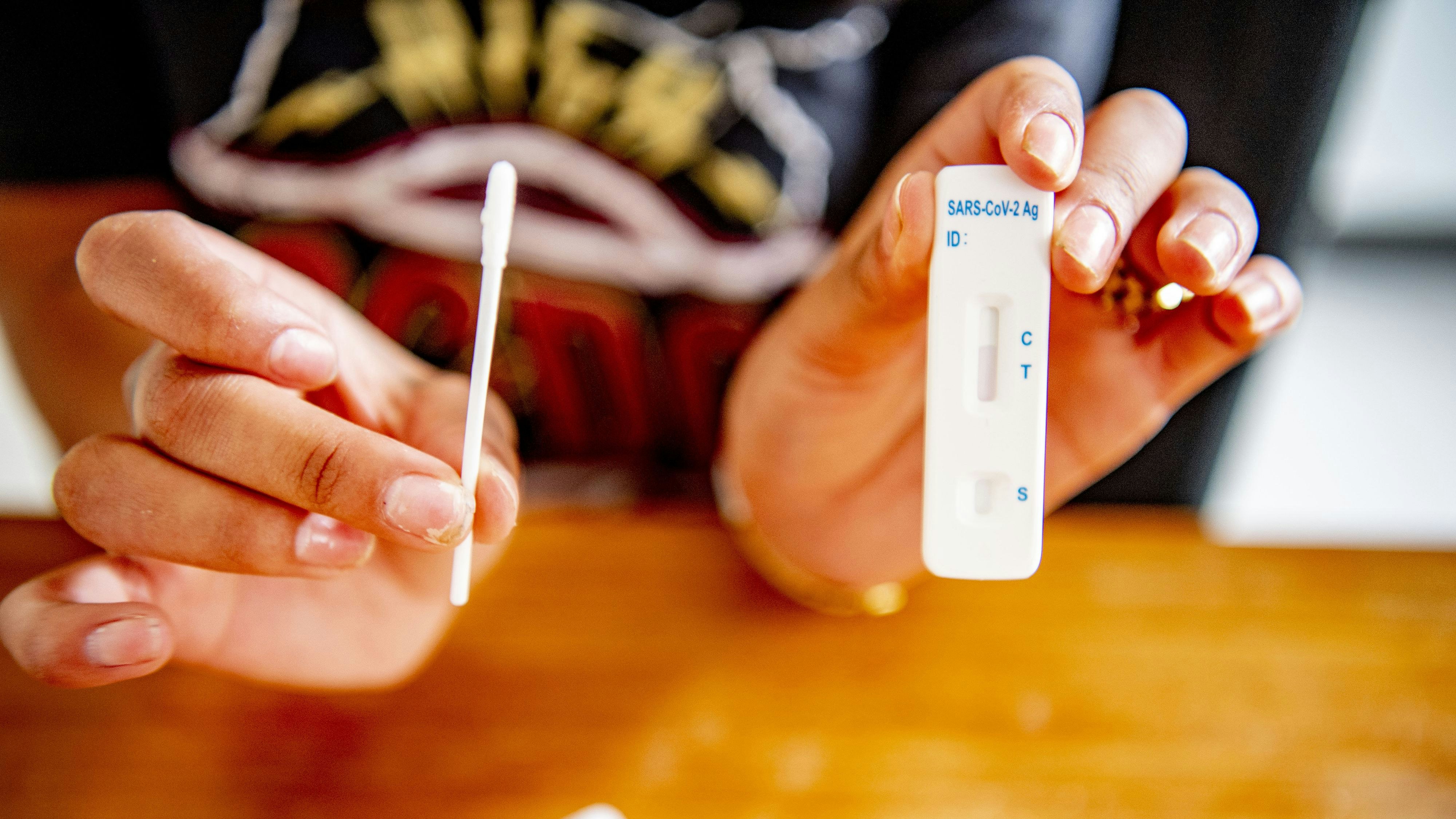 Corona-Schnelltest (Symbolbild)