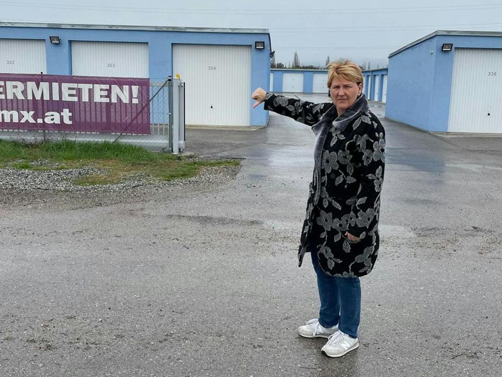 Klubofrau der niederösterreichischen Grünen &nbsp;Helga Krismer findet Garagenparks versiegeln den Boden.