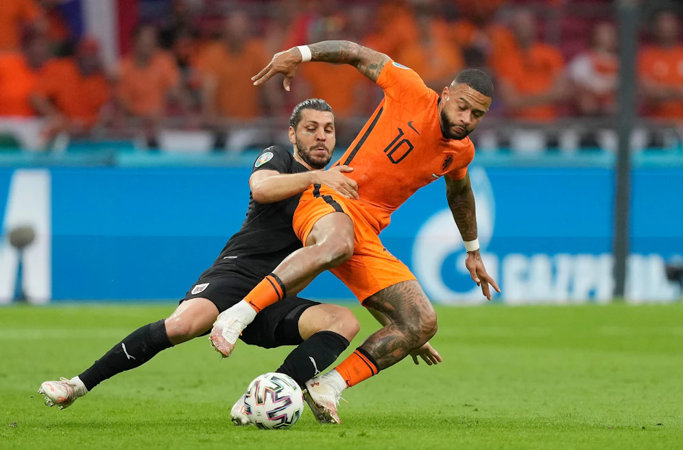 Aleks Dragovic gegen Memphis Depay
