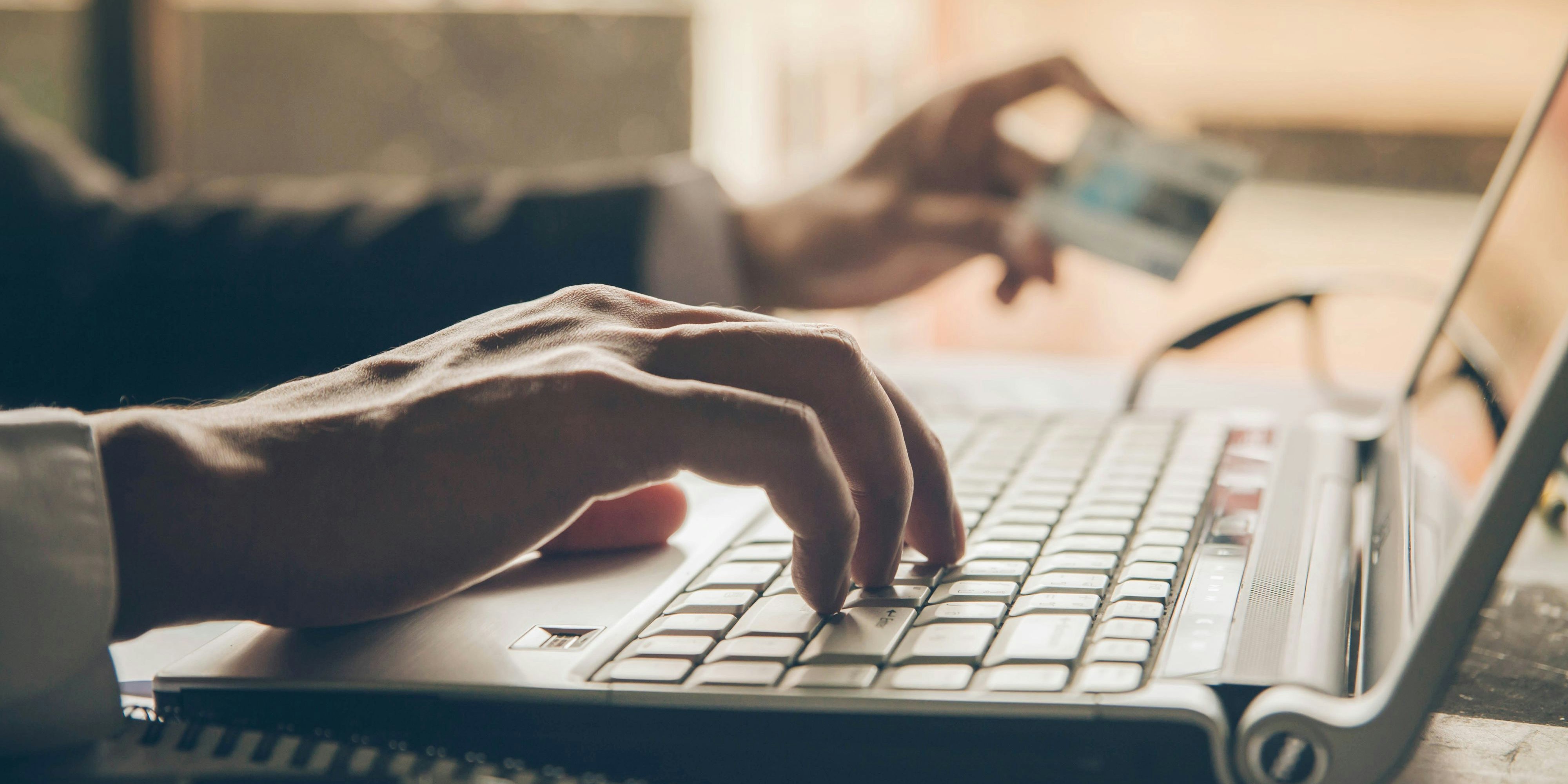 Der Stadtrat werde von allen Ämtern und Funktionen zurücktreten und sich aus der Partei zurückziehen, kündigte SPÖ-Landesgeschäftsführer Georg Brockmeyer an.