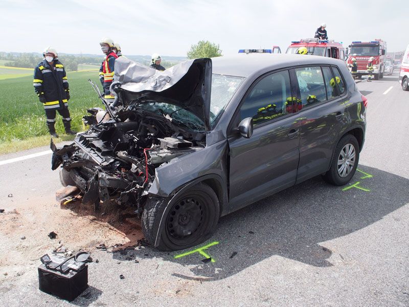 Die Wracks wurden von den Wehren abtransportiert.