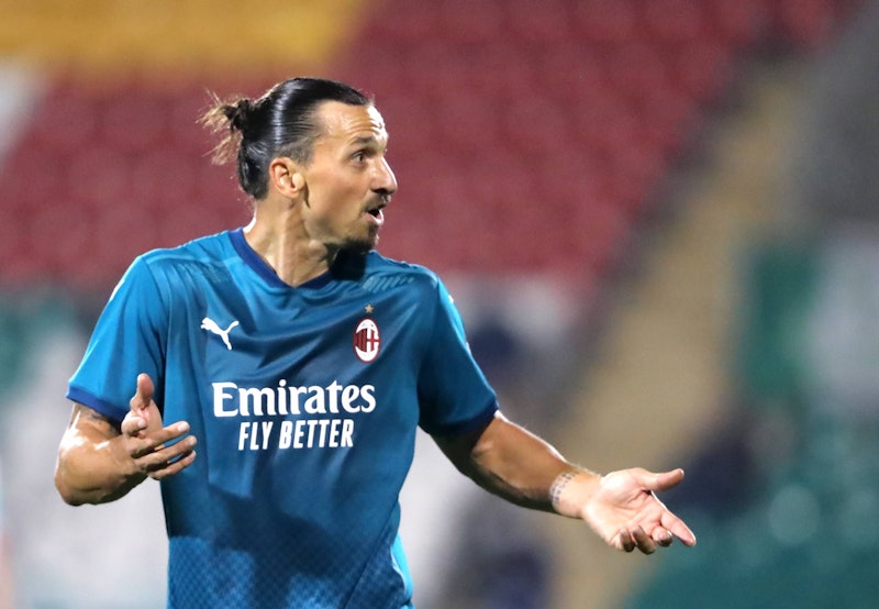 Zlatan Ibrahimovic wird von einer Knie-Verletzung ausgebremst. Der 35-Jährige versuchte alles, um noch fit zu werden, geschafft hat er es nicht.