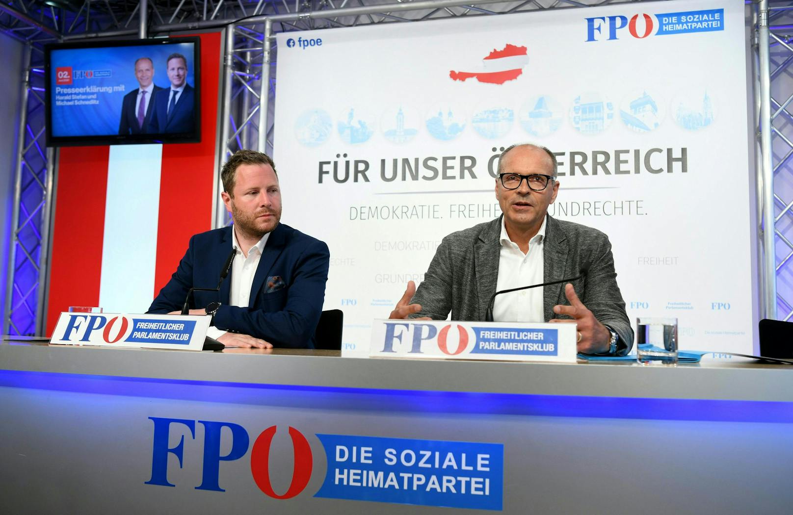 Bundesparteiobmannstellvertreter Harald Stefan (r.) und FPÖ-Generalsekretär Michael Schnedlitz
