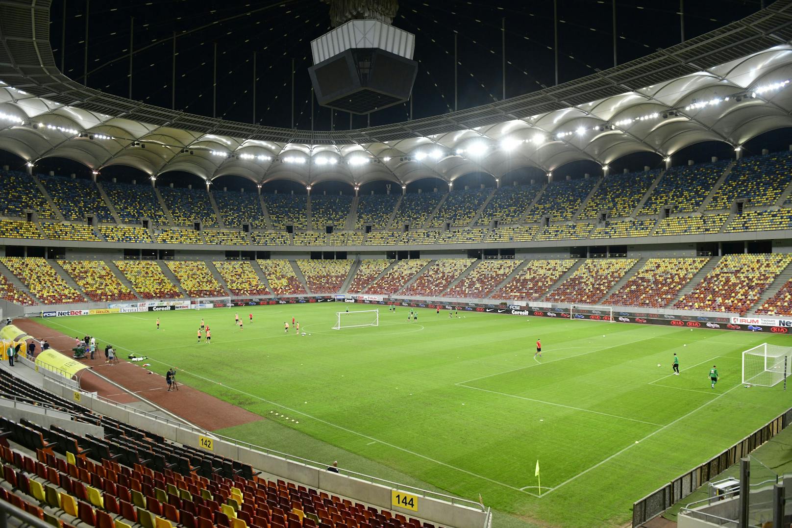 Bukarest, hier steigen die ÖFB-Spiele gegen Normazedonien und Ukraine. Leider nur vor 13.000 Fans.