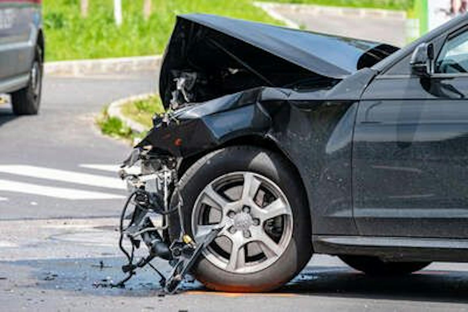 In Linz kam es zu einem tragischen Unfall. Eine Fußgängerin kam dabei ums Leben.