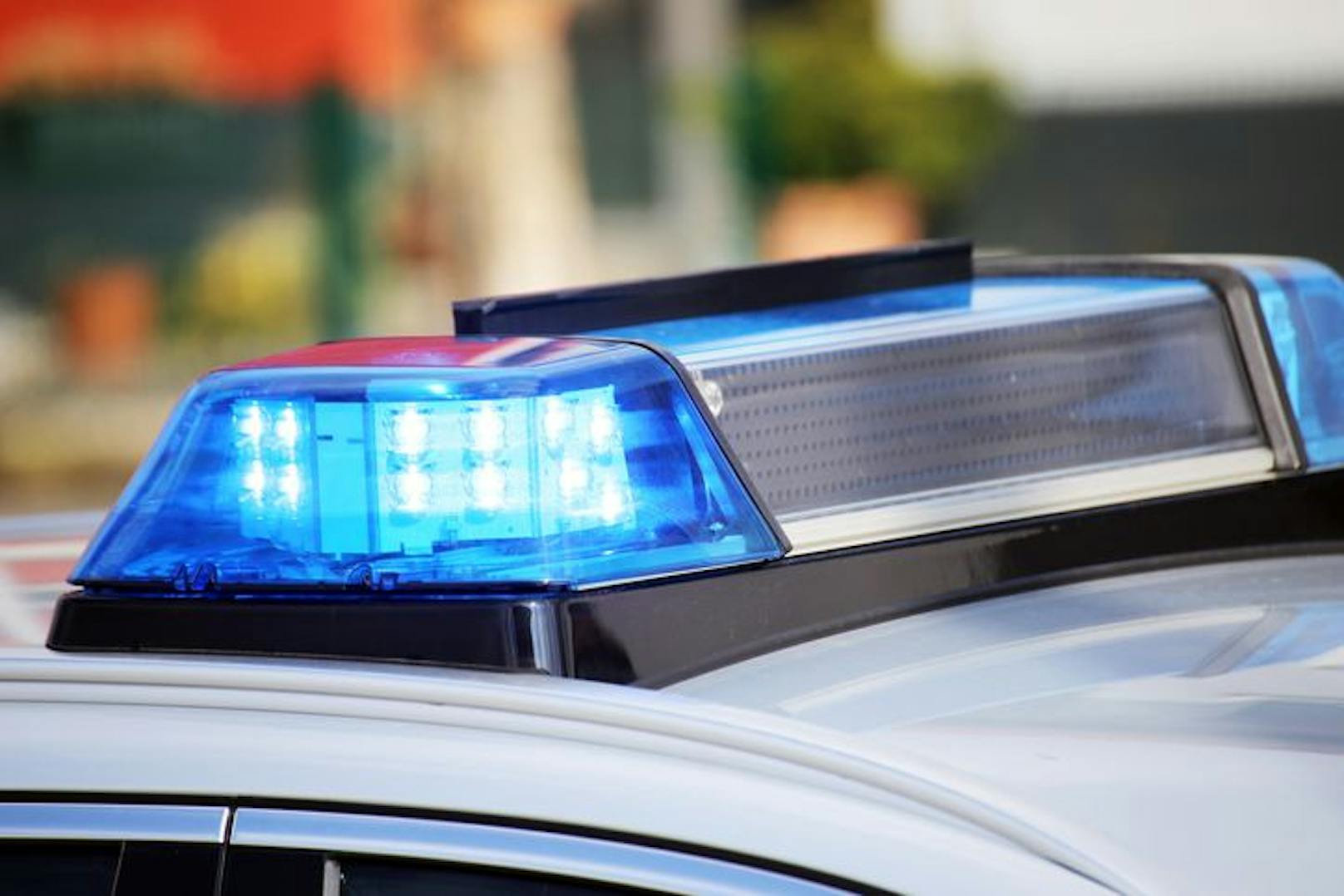 Mit Blaulicht und Folgetonhorn verfolgte die Polizei die Raserin.