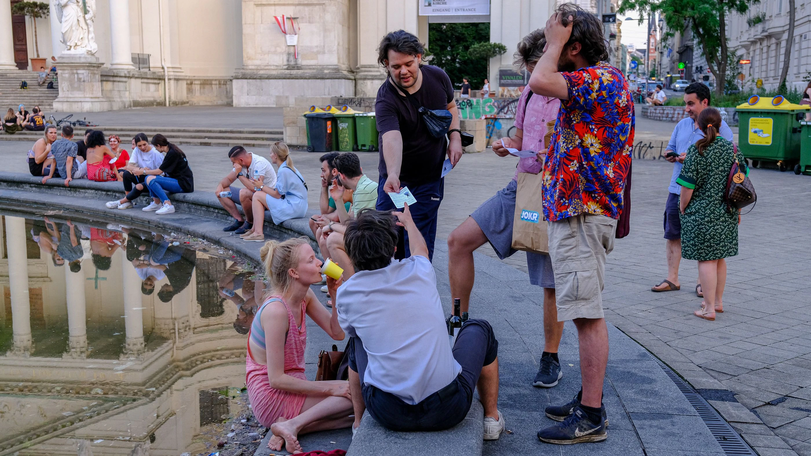 Awareness Team der Stadt Wien am Samstag am Karlsplatz