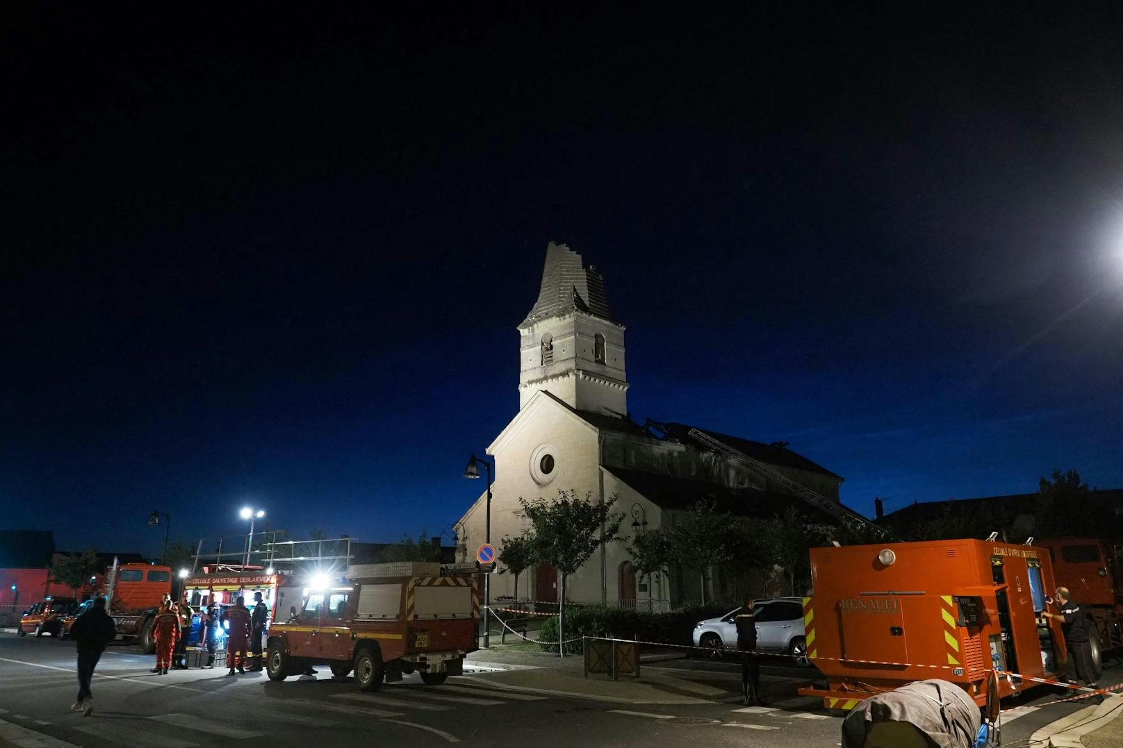 Die Kirche von Saint-Nicolas de Bourgueil wurde am Samstag schwer beschädigt.