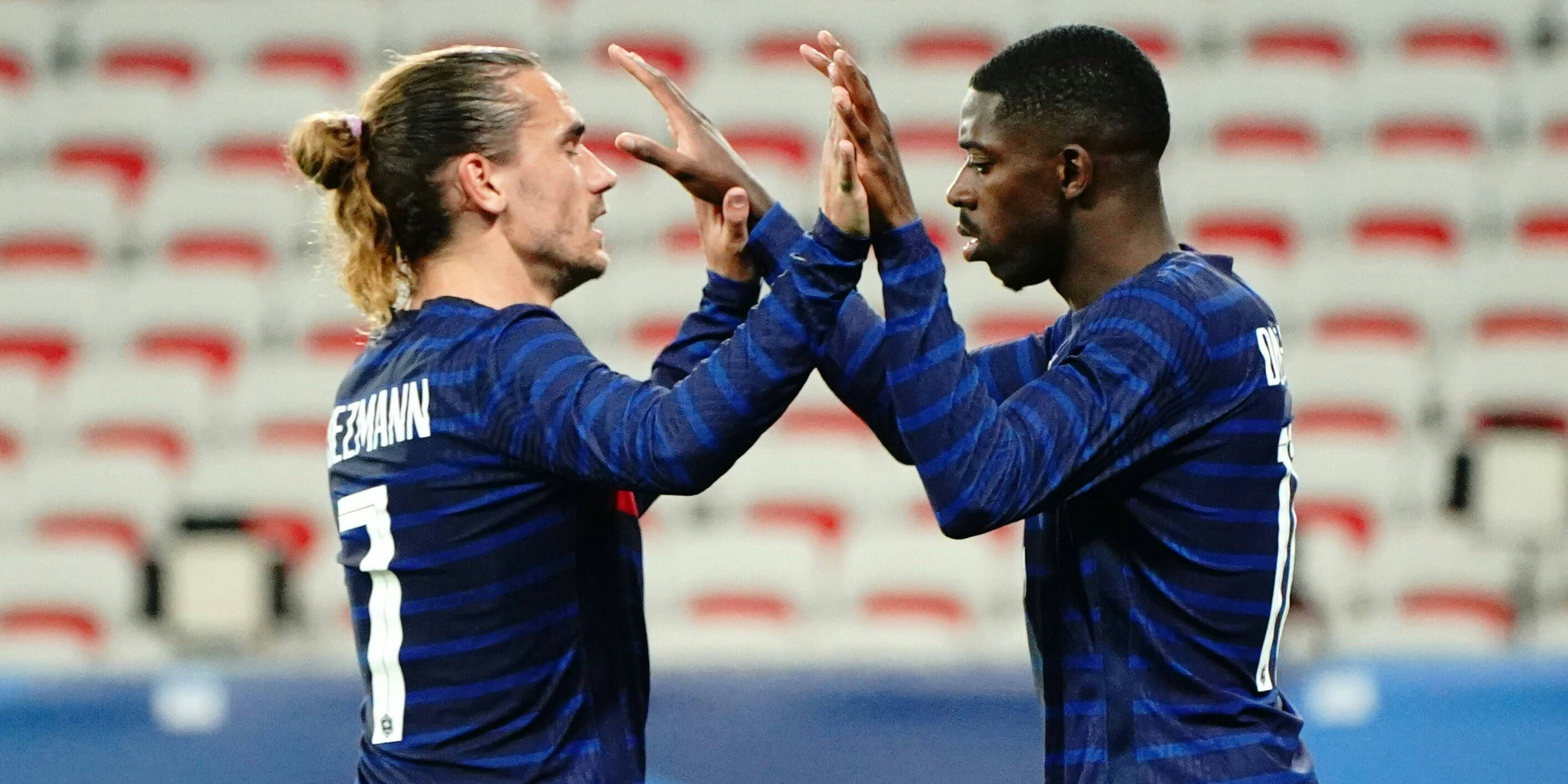 Für Ousmane Dembele (r.) ist die EM vorbei, für Antoine Griezmann noch nicht.