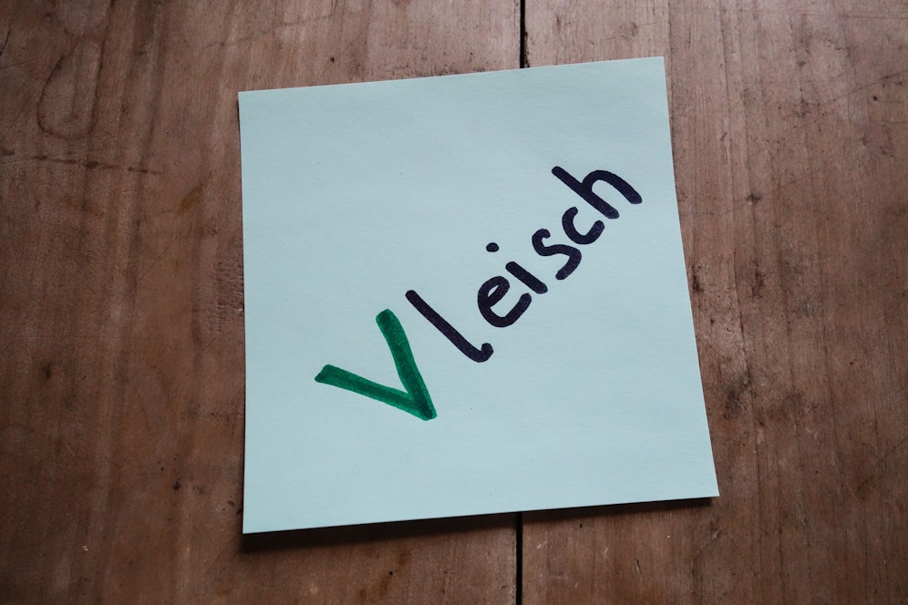 Vegane Bratwürstel, Seitan-Spieße & Co. - In der Fleischloserei kann vegan geschlemmt werden.