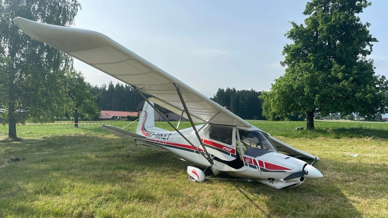 Gleich nach dem Start stürzte das Flugzeug ab.