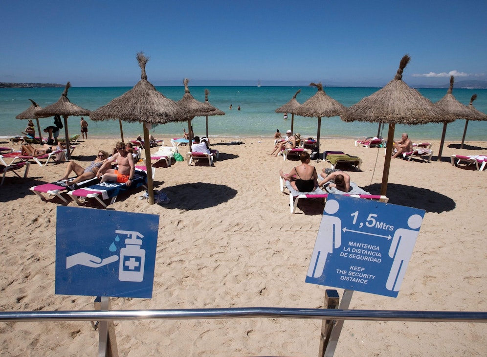 Trotz Lockerung bei der Einreise müssen in Spanien immer noch einige Corona-Maßnahmen beachtet werden.