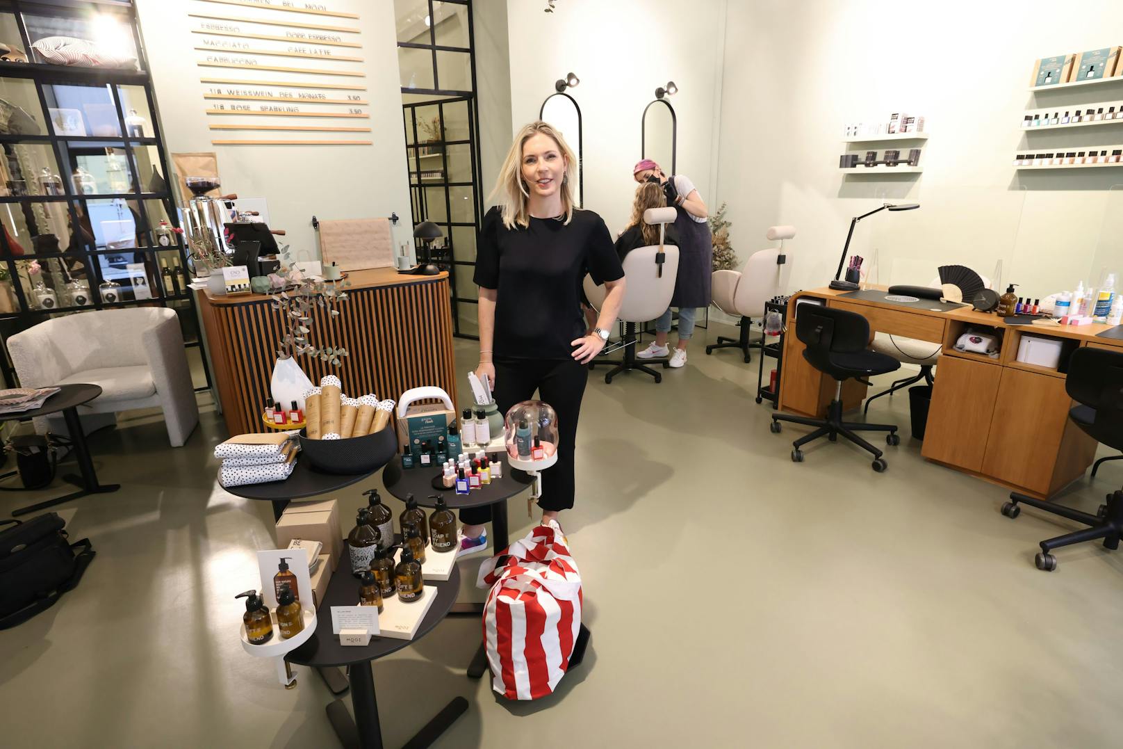 "Mooi"-Chefin Petra Mair bietet in ihrem Concept Store nachhaltig Schönes.