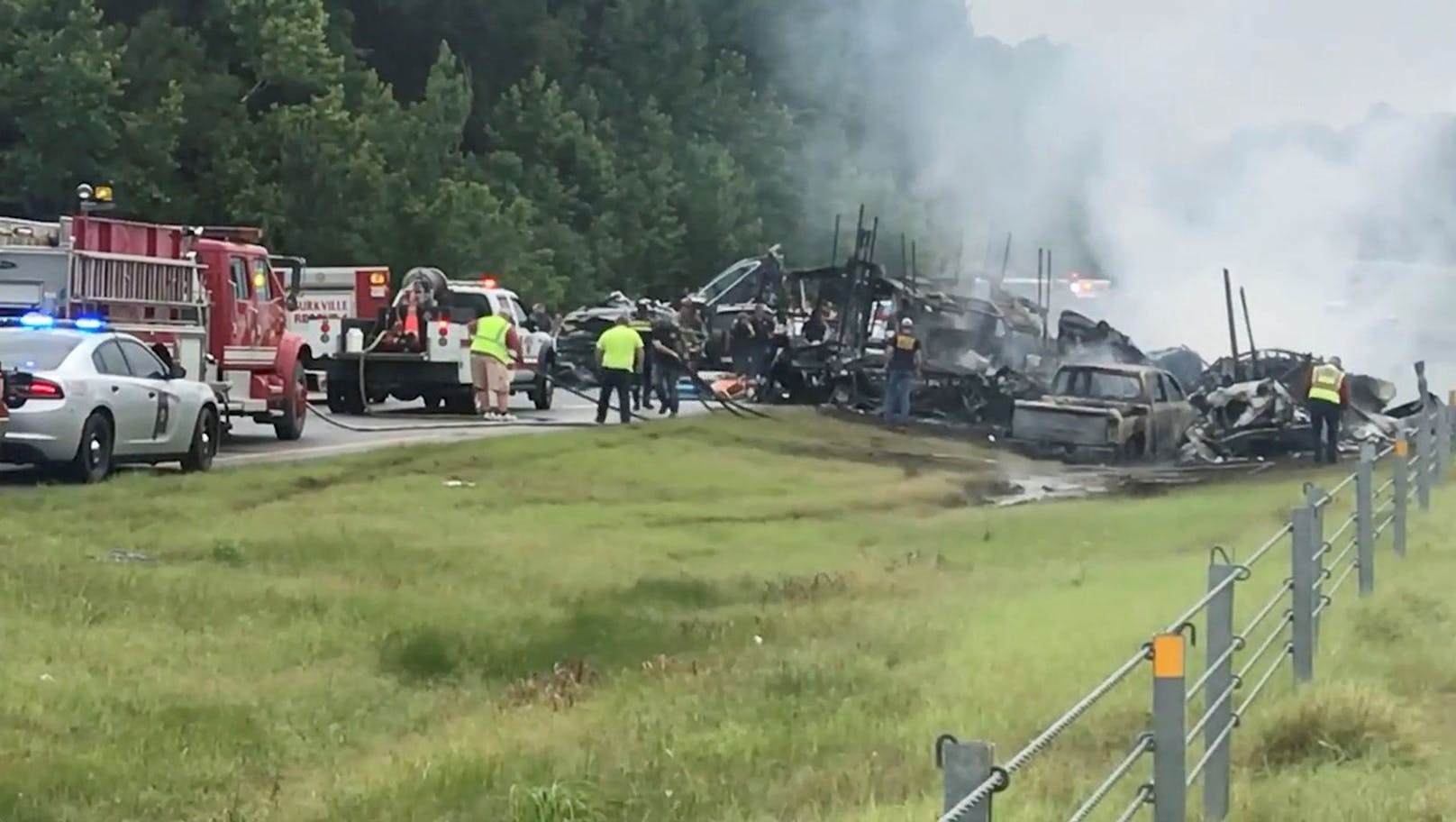 In Alabama ist es am Sonntag zu einem schweren Verkehrsunfall gekommen.