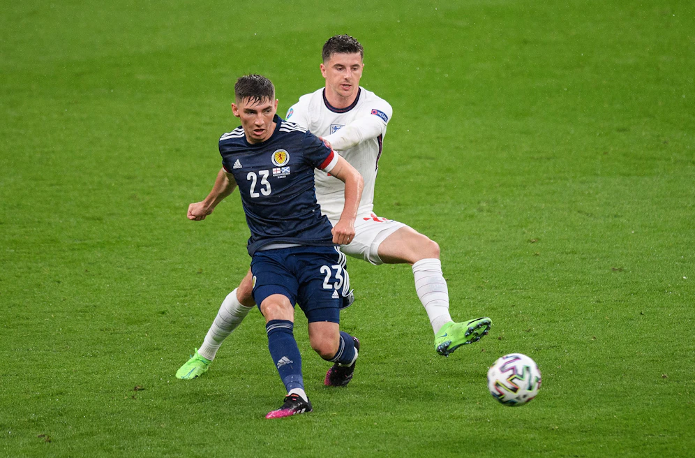 Schottland-Kicker Billie Gilmour wurde positiv auf das Coronavirus getestet. 