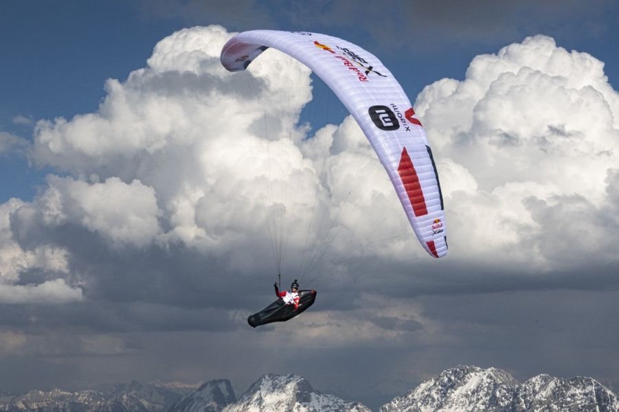 Xiaomi unterstützt Red Bull X-Alps Athleten mit starken 5G Smartphones.