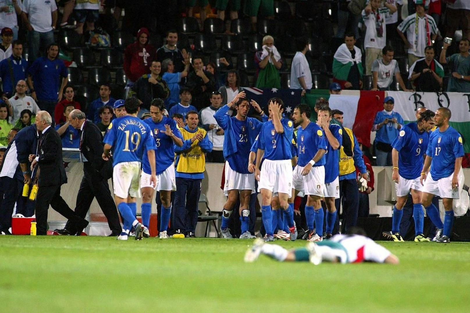 Trotz zeitgleichem Sieg gegen Bulgarien mussten sich die Italiener aus dem Turnier verabschieden.