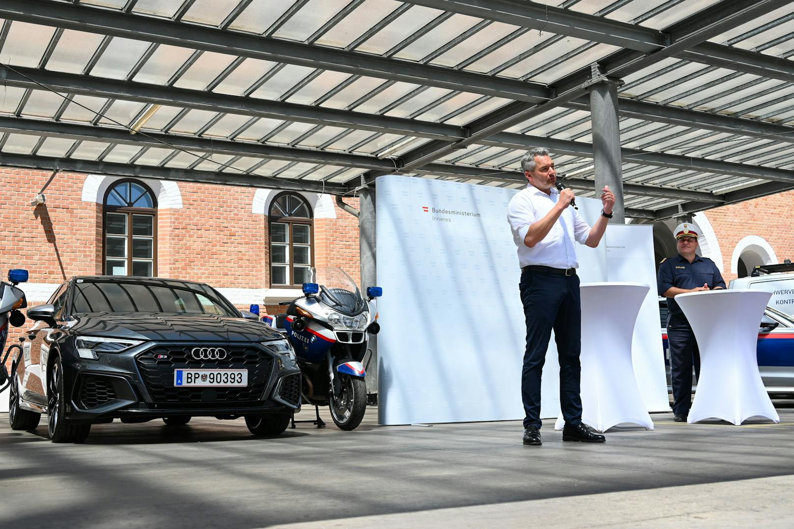 Die Polizei tritt zukünftig unter anderem in einem Audi S3, Golf GTI oder Seat Cupra aufs Gas.