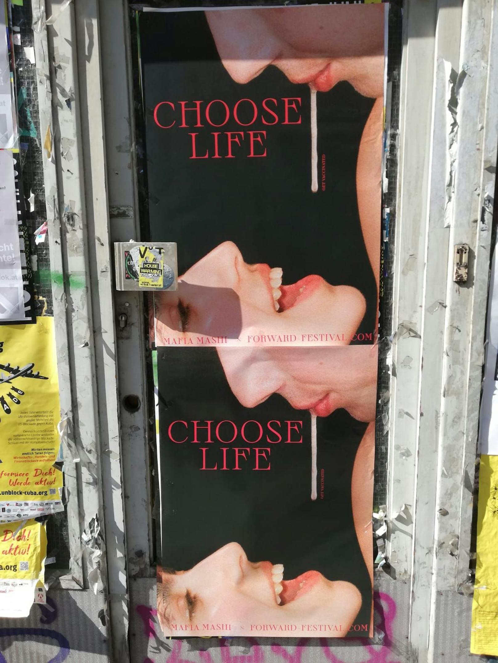 Plakate der Impfkampagne "Choose Life (get vaccinated) in Wien