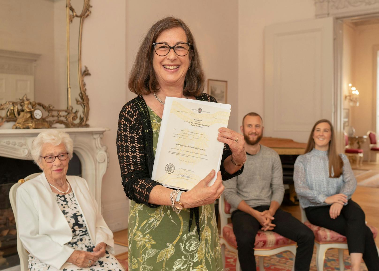 Nach über 80 Jahren seit ihrer Vertreibung haben Eva Schloss und ihre Familie die österreichische Staatsbürgerschaft erhalten.