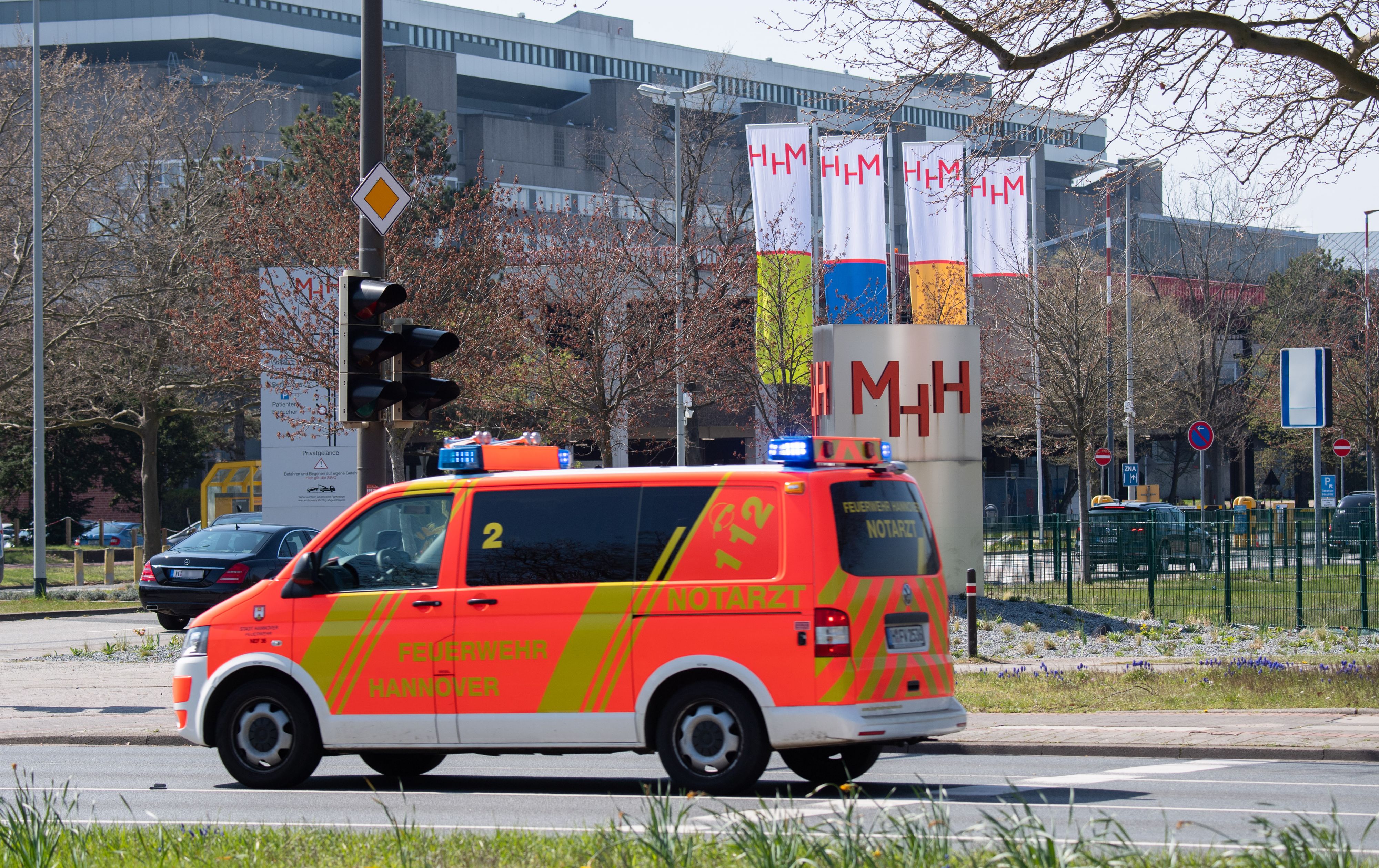 Ein Notarztwagen in Hannover. Symbolbild