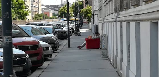 Die beiden Wiener saßen gemütlich im Schatten.