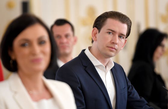 Kickl übt heftige Kritik an der Regierung. Im Bild: (v.l.) Landwirtschaftsministerin Elisabeth Köstinger, Sozialminister Wolfgang Mückstein, Bundeskanzler Sebastian Kurz.