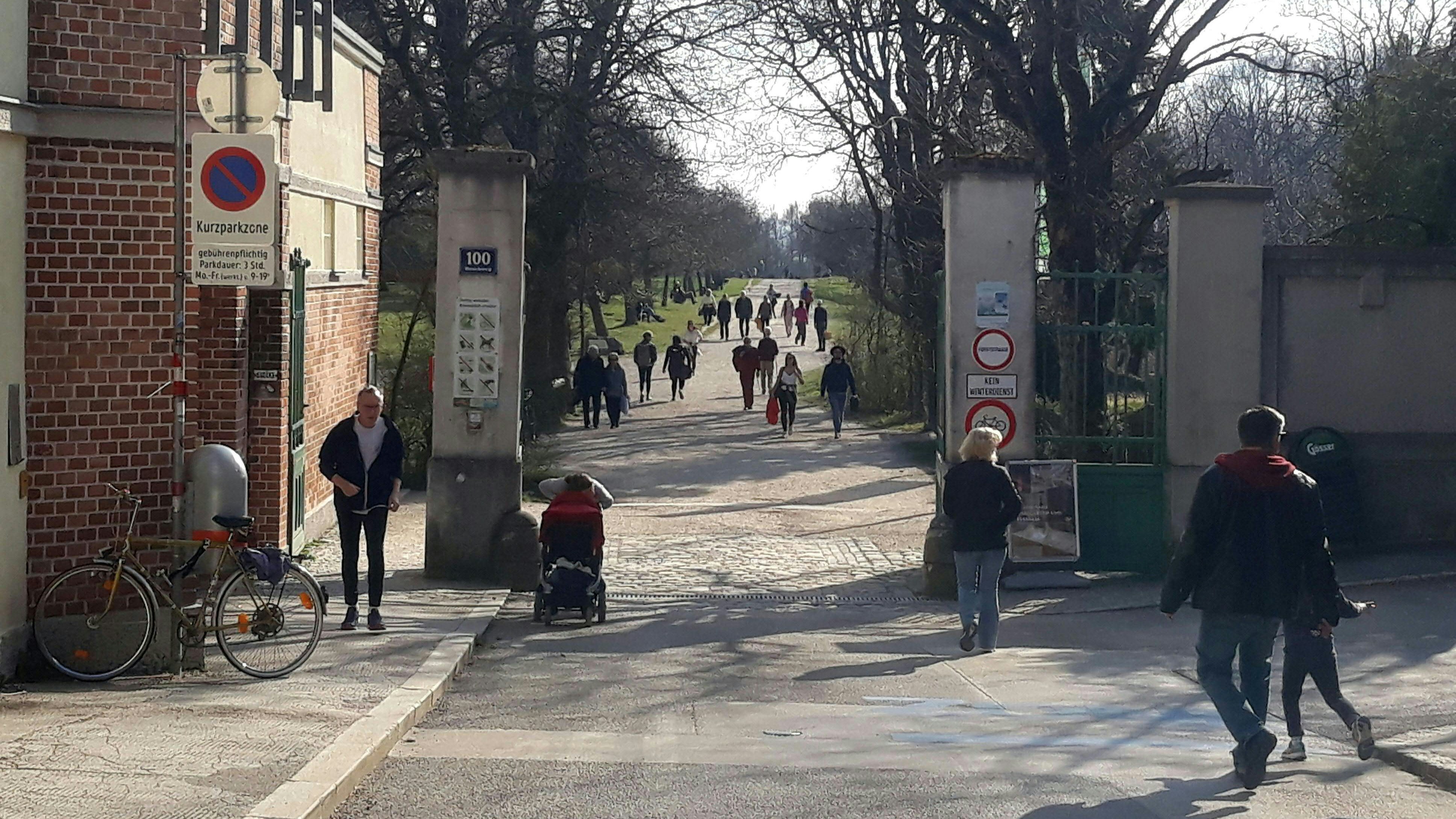 Polizeieinsatz im Erholungsgebiet der Steinhofgründe in Wien.