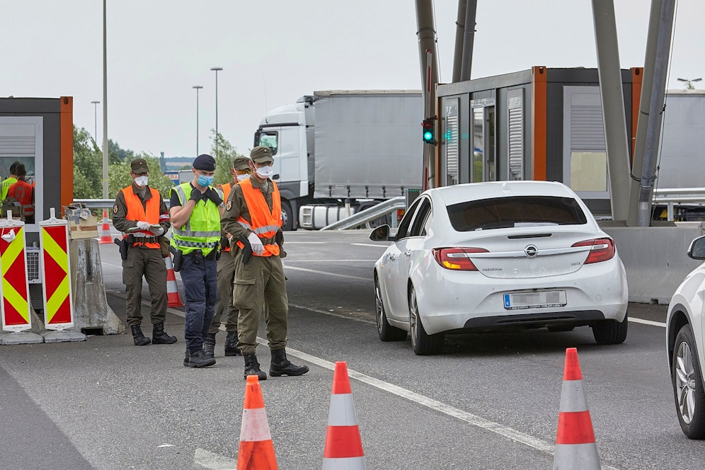 Ungarn erlaubt wieder allen Nachbarländern - außer der Ukraine - die Einreise. Nur Übernachten darf nicht jeder.