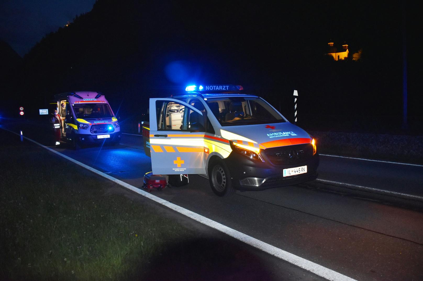 Bei dem Crash auf der Zillertalstraße (B169) in Mayrhofen wurden drei Personen verletzt. 